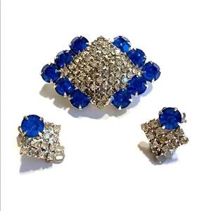 Vintage silver & royal blue rhinestones jewelry set brooch & clip on earrings